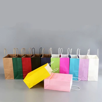10/20/30/40/50pcs daug spalvų kraftpopieris krepšys su rankenomis 21x15x8cm Festivalis dovanų maišelis Aukštos Kokybės pirkinių krepšiai